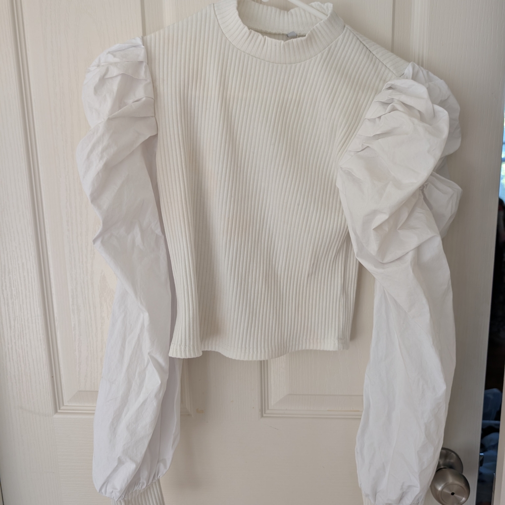 Chic White Ruffled Sleeve Blouse